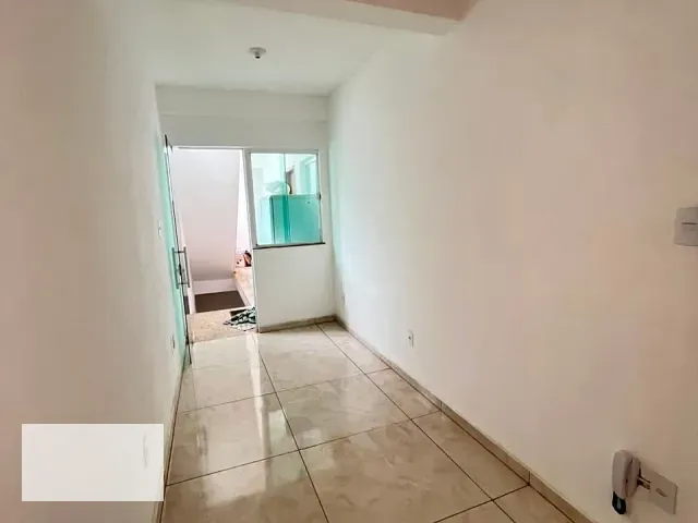 Apartamento 2 quartos e 1 banheiro, para alugar, no bairro Centro em Santos Dumont