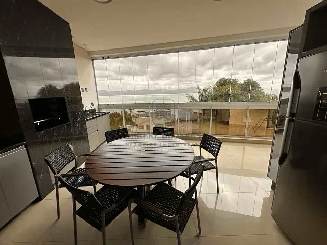 Apartamento com 215m² 3 quartos e 4 banheiros, à venda, no bairro Canasvieiras em Florianópolis