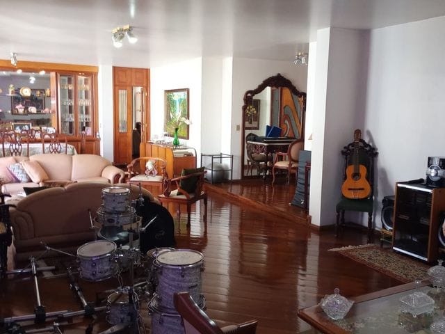 Apartamento com 260m² 4 quartos e 4 banheiros, à venda, no bairro Setor Bueno em Goiânia