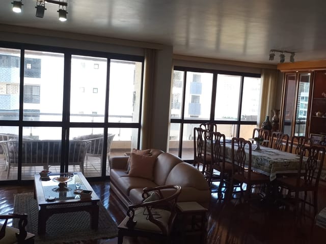 Apartamento com 260m² 4 quartos e 4 banheiros, à venda, no bairro Setor Bueno em Goiânia