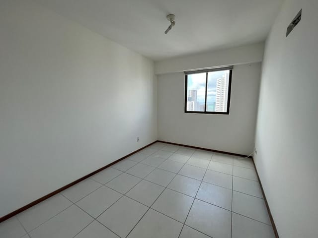 Apartamento 2 quartos e 2 banheiros, para alugar, no bairro Boa Viagem em Recife