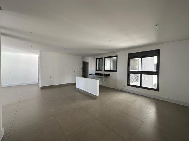 Apartamento com 368m² 3 quartos e 5 banheiros, à venda, no bairro Edifício Epic em Londrina