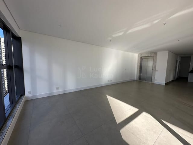 Apartamento com 368m² 3 quartos e 5 banheiros, à venda, no bairro Edifício Epic em Londrina