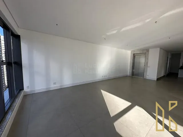 Apartamento com 368m² 3 quartos e 5 banheiros, à venda, no bairro Edifício Epic em Londrina