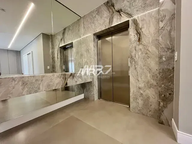 Apartamento com 498m² 4 quartos e 6 banheiros, à venda, no bairro Oficinas em Ponta Grossa