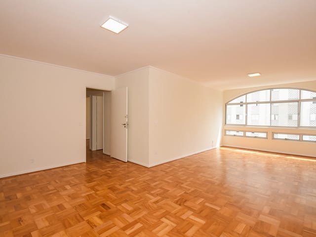 Foto do Apartamento - Apartamento impecável, de 122,4 m2, 3 dormitórios  (sendo 1 suíte!) , com pintura nova e armários para alugar no Itaim Bibi, em São Paulo, SP | Pecoraro Imóveis