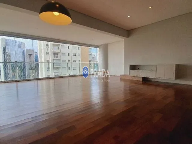 Apartamento com 220m² 2 quartos e 4 banheiros, à venda, no bairro Itaim Bibi em São Paulo