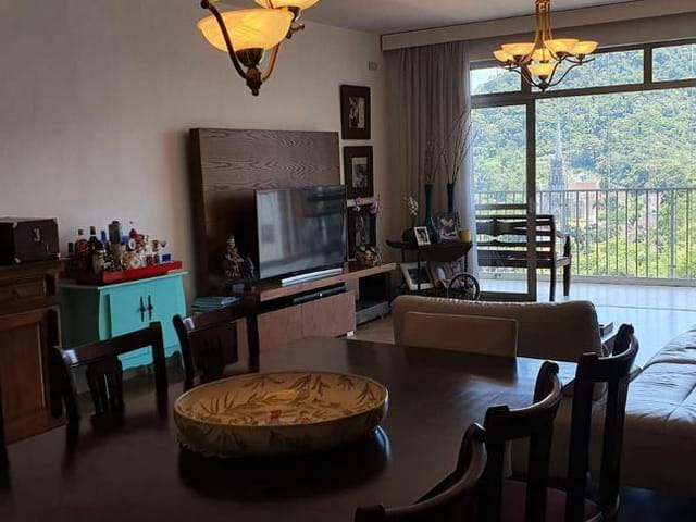Apartamento à venda, no bairro Centro em Petrópolis