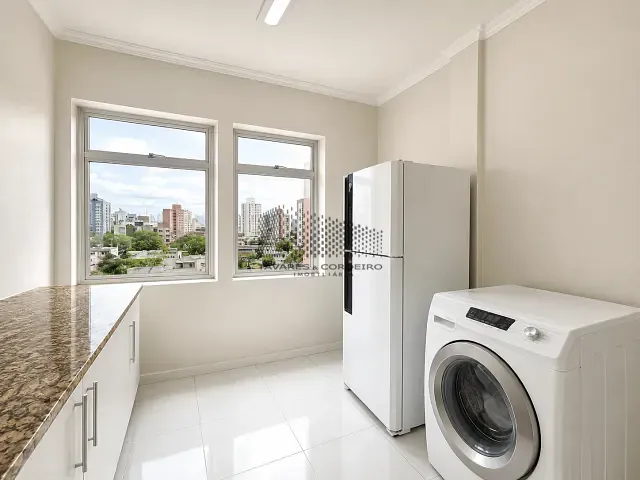 Apartamento com 90m² 3 quartos e 2 banheiros, à venda, no bairro Batel em Curitiba