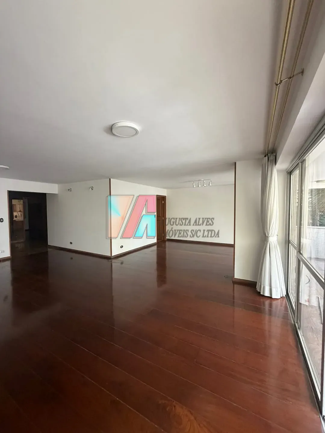 Apartamento, 3 quartos, 241 m² - Foto 2