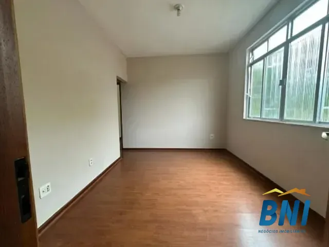 Apartamento 2 quartos e 1 banheiro, para alugar, no bairro Guadalupe em Rio de Janeiro