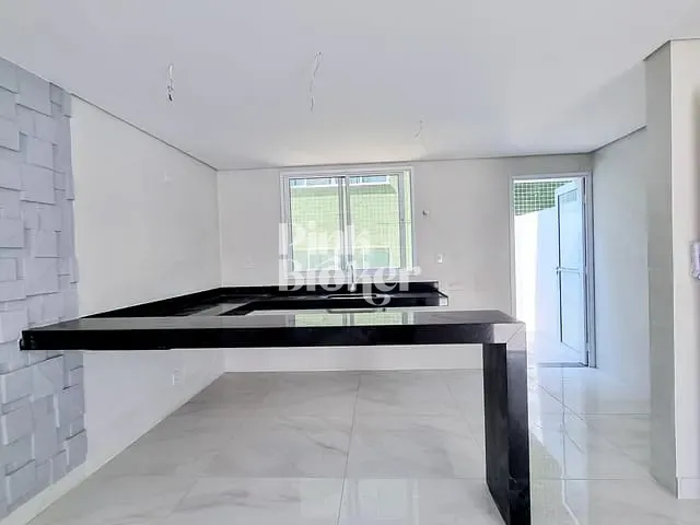 Apartamento com 165m² 3 quartos e 2 banheiros, à venda, no bairro Cabral em Contagem