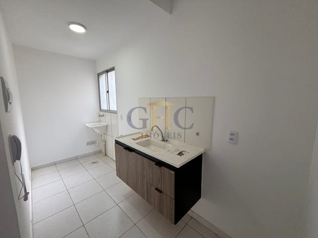 Apartamento com 43m² 2 quartos e 1 banheiro, para alugar, no bairro Vila Santa Isabel em Salto de Pirapora