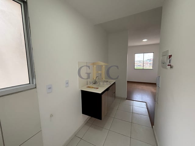 Apartamento com 43m² 2 quartos e 1 banheiro, para alugar, no bairro Vila Santa Isabel em Salto de Pirapora
