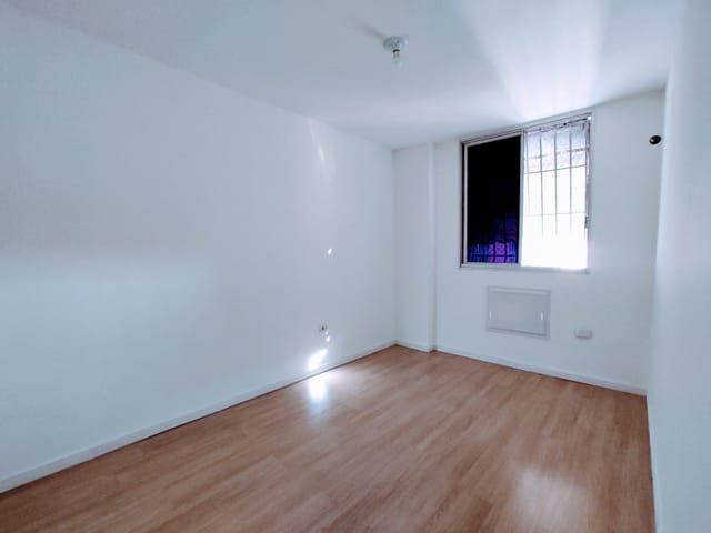 Foto do Apartamento - Apartamento para Locação 2 Quartos, 1 Vaga, 62M², Alcântara, São Gonçalo - RJ Condomínio Almirante Cox | IEMÓVEL Assessoria Imobiliária