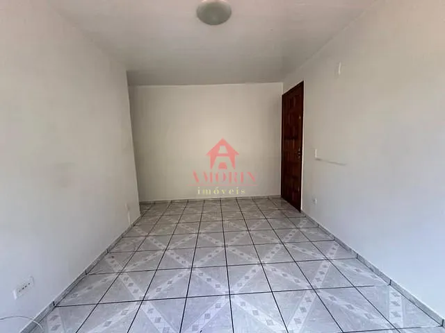 Apartamento 2 quartos e 1 banheiro, para alugar, no bairro Fazendinha em Curitiba