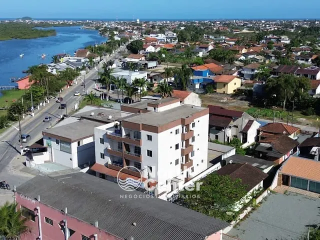 Apartamento 2 quartos e 1 banheiro, para alugar, no bairro Costeira em Balneário Barra do Sul