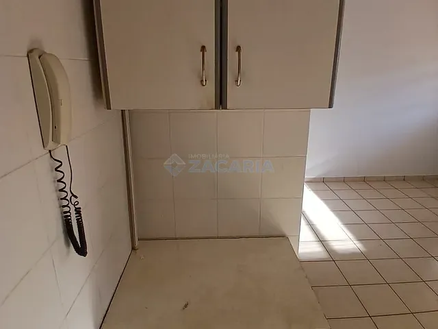 Apartamento 1 quarto e 1 banheiro, para alugar, no bairro Centro em Apucarana