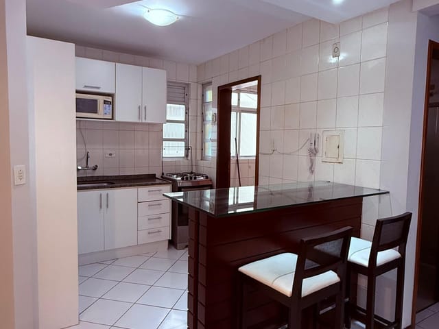 Apartamento com 112m² 3 quartos e 2 banheiros, para alugar, no bairro Pantanal em Florianópolis