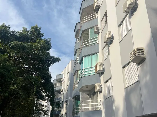 Apartamento com 112m² 3 quartos e 2 banheiros, à venda ou para alugar, no bairro Pantanal em Florianópolis