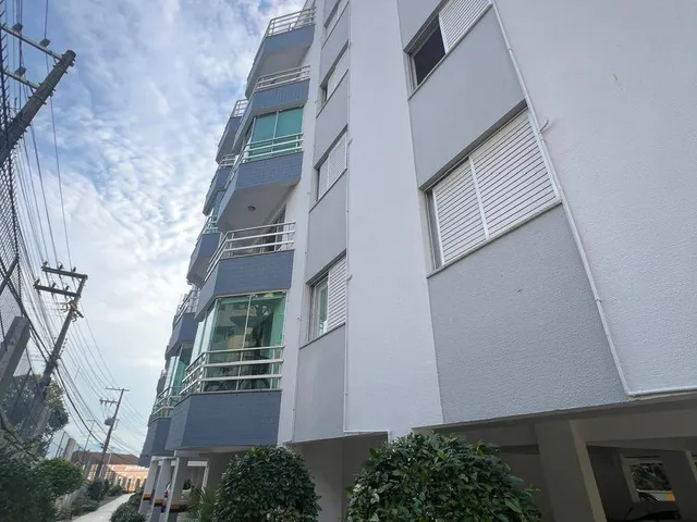 Apartamento com 112m² 3 quartos e 2 banheiros, à venda ou para alugar, no bairro Pantanal em Florianópolis