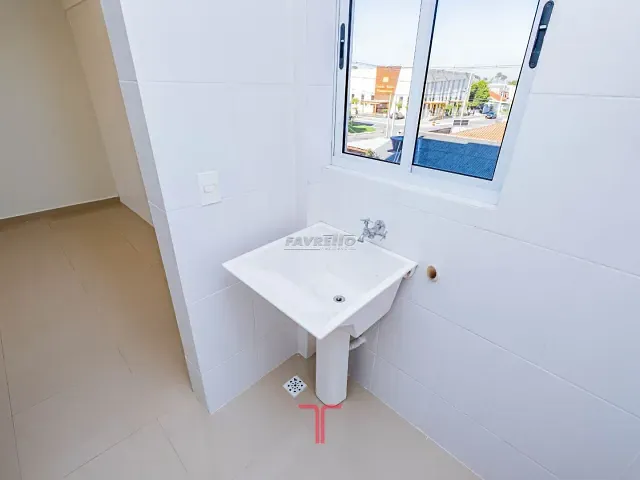 Apartamento com 77m² 3 quartos e 1 banheiro, para alugar, no bairro Fazendinha em Curitiba