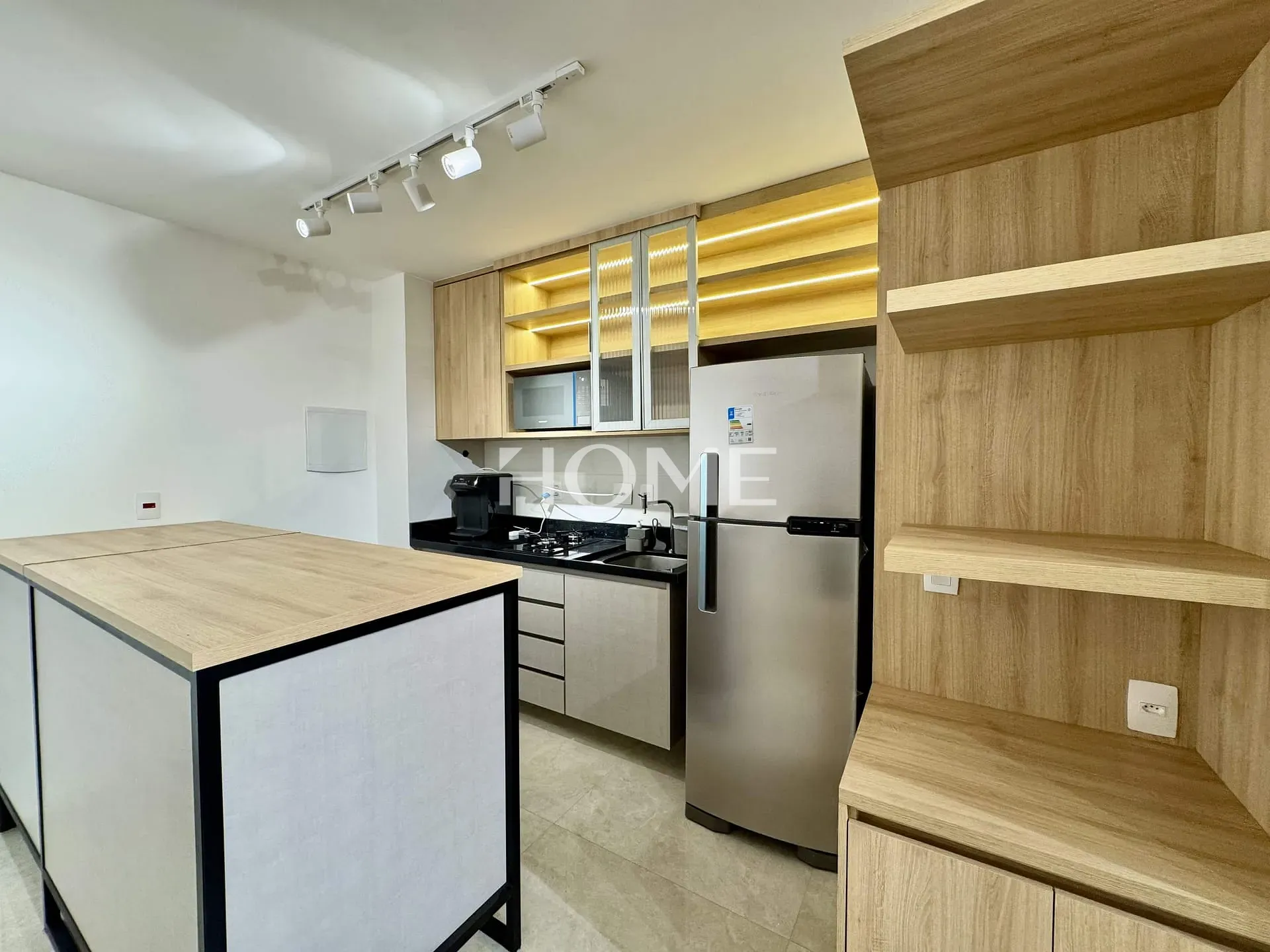 CRNW 503 – 35m² – 1 SUÍTE – MOBILIADO