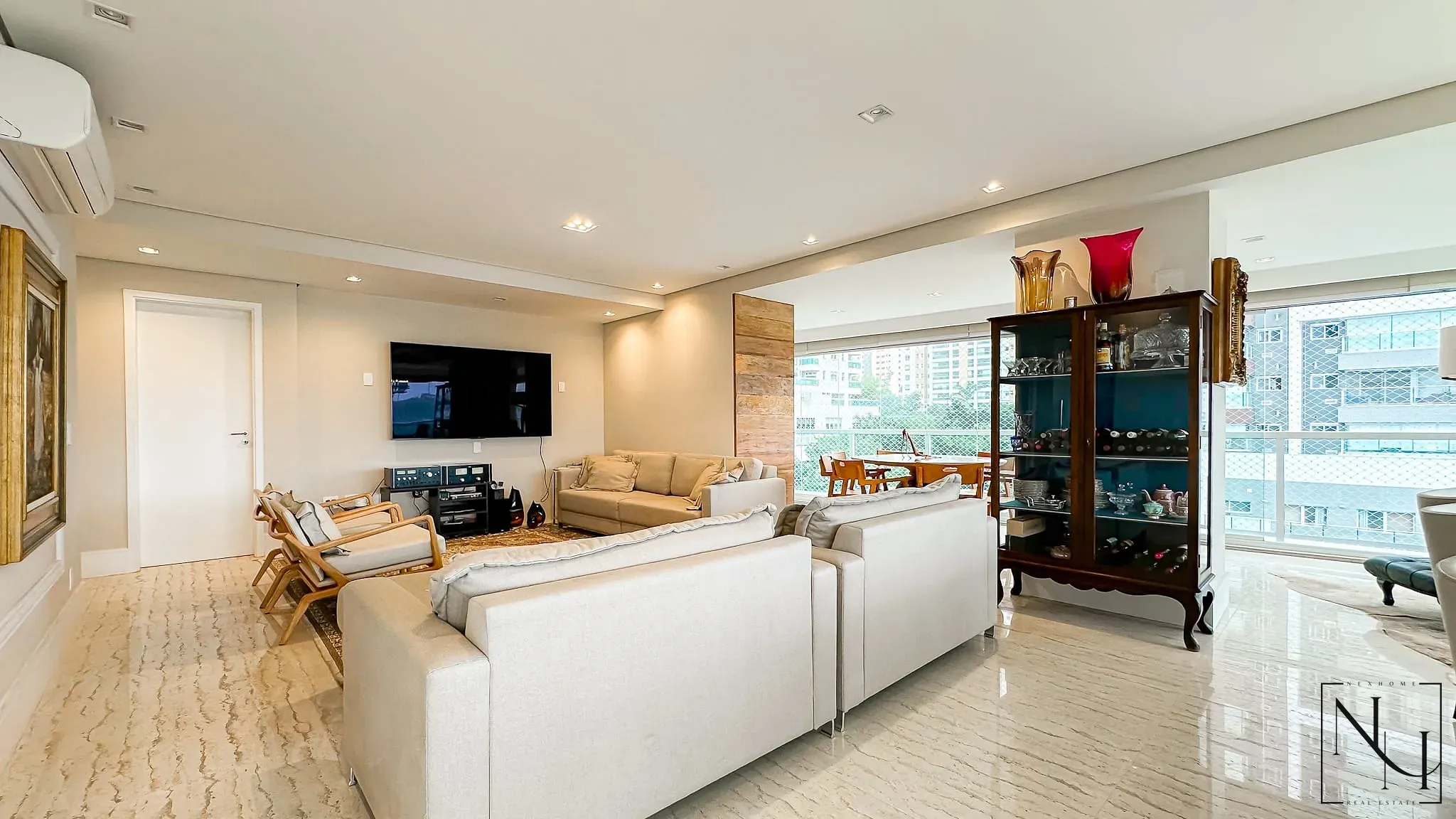 Apartamento, 3 quartos, 210 m² - Foto 2