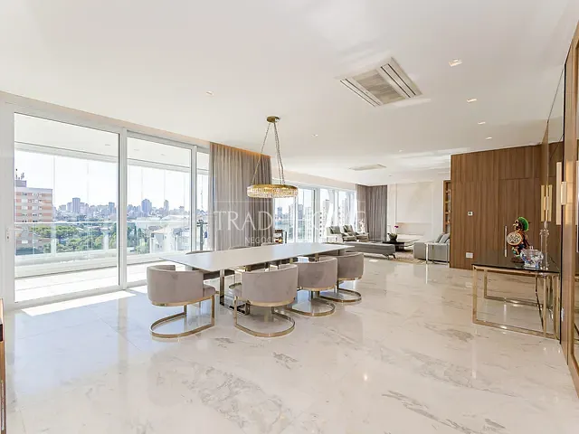 Apartamento com 715m² 4 quartos e 6 banheiros, à venda, no bairro Batel em Curitiba