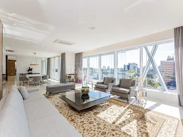 Apartamento com 715m² 4 quartos e 6 banheiros, à venda, no bairro Batel em Curitiba