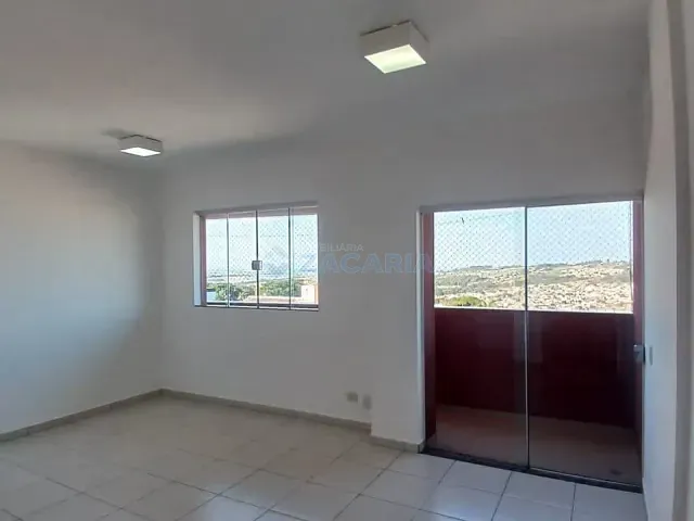Apartamento 3 quartos e 1 banheiro, à venda, no bairro Vila Monte Castelo em Apucarana
