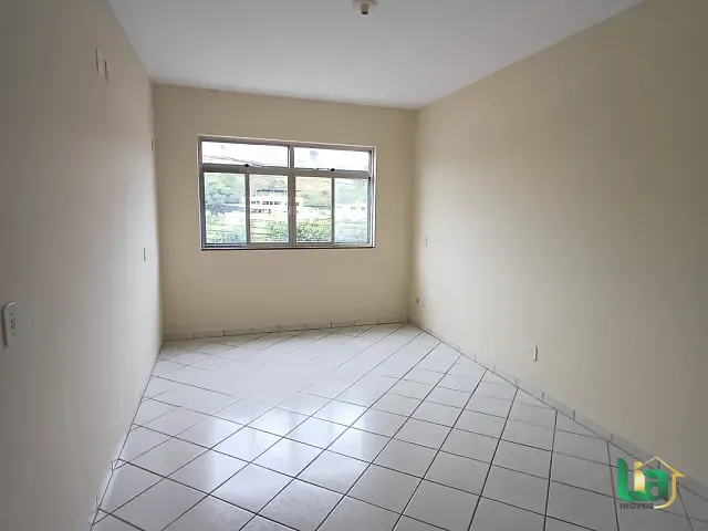 Apartamento 2 quartos e 2 banheiros, para alugar, no bairro Dornelas em Muriaé