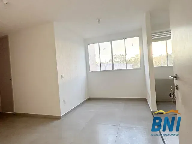 Apartamento 2 quartos e 1 banheiro, à venda, no bairro Santa Cruz em Rio de Janeiro