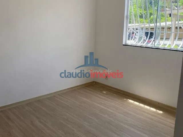 Apartamento 2 quartos e 1 banheiro, à venda, no bairro Colônia Santo Antônio em Barra Mansa