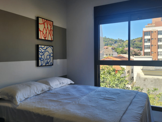 Apartamento 2 quartos e 2 banheiros, para alugar, no bairro Centro em Florianópolis