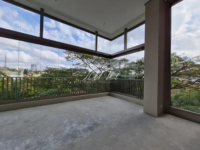 Apartamento com 390m² 4 quartos e 6 banheiros, à venda, no bairro Higienópolis em São Paulo