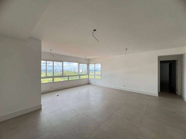 Apartamento com 243m² 3 quartos e 2 banheiros, à venda, no bairro Gleba Palhano em Londrina