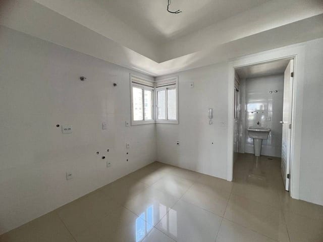 Apartamento com 243m² 3 quartos e 2 banheiros, à venda, no bairro Gleba Palhano em Londrina