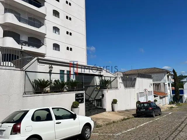 Apartamento com 355m² 4 quartos e 3 banheiros, à venda ou para alugar, no bairro Centro em Atibaia