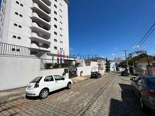 Apartamento com 355m² 4 quartos e 3 banheiros, à venda ou para alugar, no bairro Centro em Atibaia
