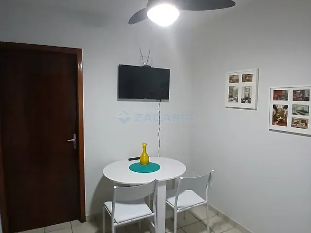 Apartamento 1 quarto e 1 banheiro, para alugar, no bairro Centro em Apucarana