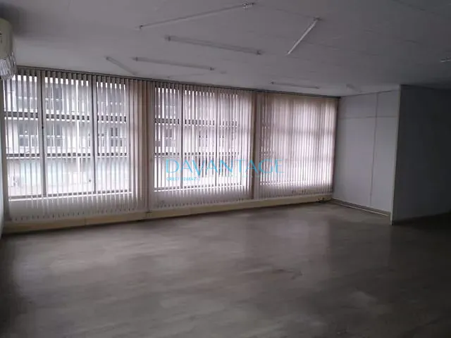 Conjunto com 110m², à venda ou para alugar, no bairro Brooklin Paulista em São Paulo