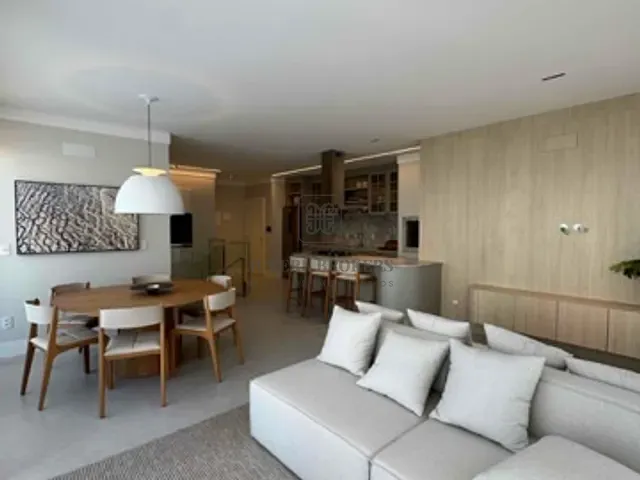 Apartamento com 333m² 3 quartos e 5 banheiros, à venda, no bairro Jurerê em Florianópolis