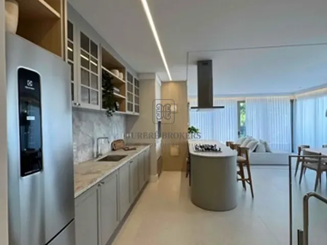Apartamento com 333m² 3 quartos e 5 banheiros, à venda, no bairro Jurerê em Florianópolis