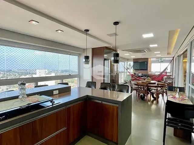 Apartamento com 500m² 4 quartos e 5 banheiros, à venda, no bairro Centro em Rolândia