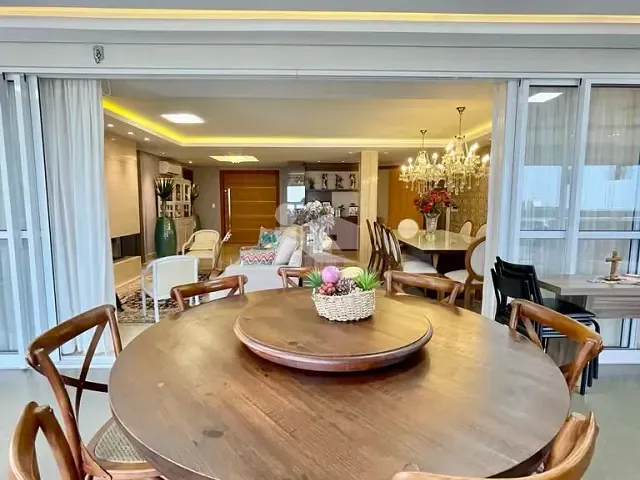 Apartamento com 500m² 4 quartos e 5 banheiros, à venda, no bairro Centro em Rolândia