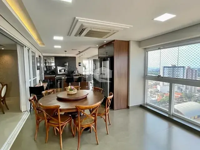 Apartamento com 500m² 4 quartos e 5 banheiros, à venda, no bairro Centro em Rolândia