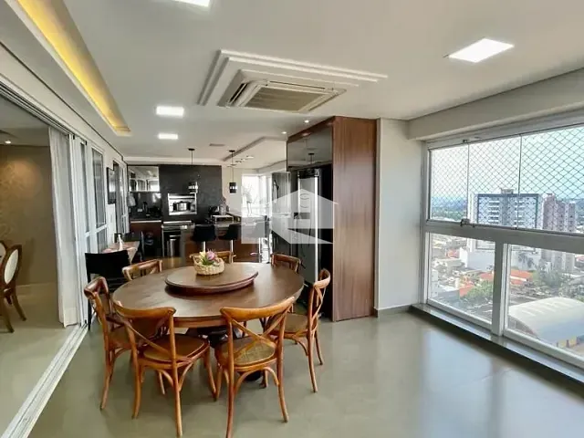 Apartamento com 500m² 4 quartos e 5 banheiros, à venda, no bairro Centro em Rolândia