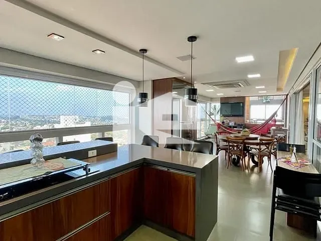 Apartamento com 500m² 4 quartos e 5 banheiros, à venda, no bairro Centro em Rolândia