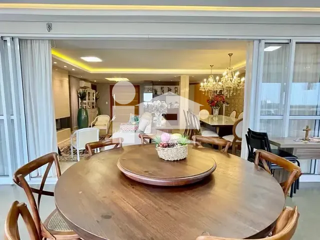Apartamento com 500m² 4 quartos e 5 banheiros, à venda, no bairro Centro em Rolândia